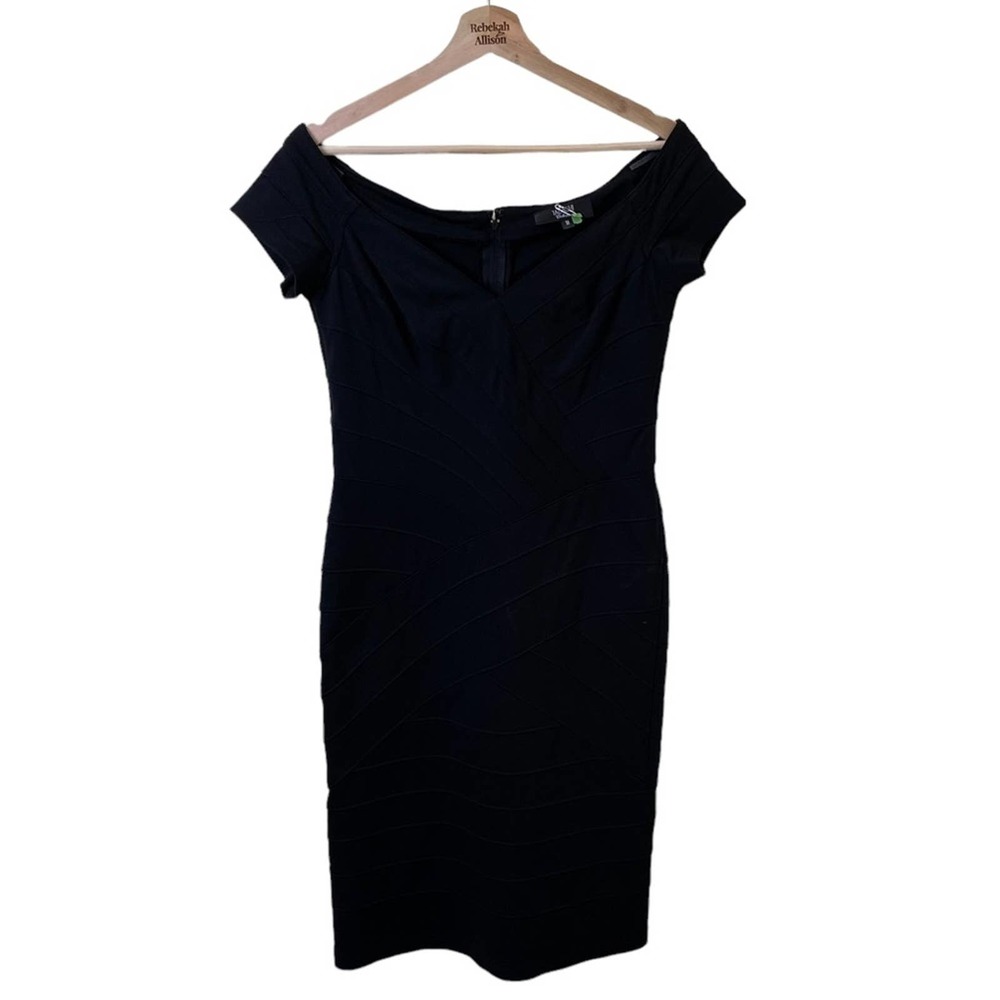 GORGEOUS Tadashi Shoji Structured Little Black Dress in Size Medium